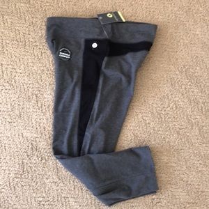 -NWT Xersion grey and black Capri soft stretch leggings